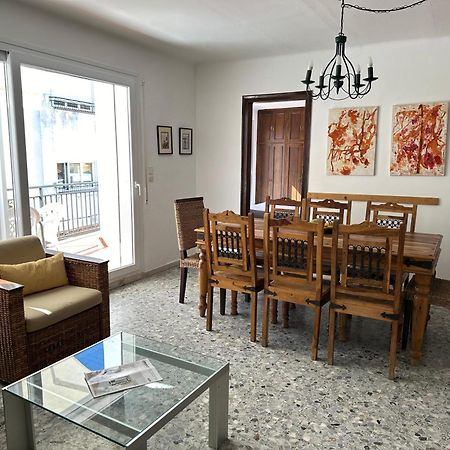 Agi Joan Badosa Apartment Roses Bagian luar foto