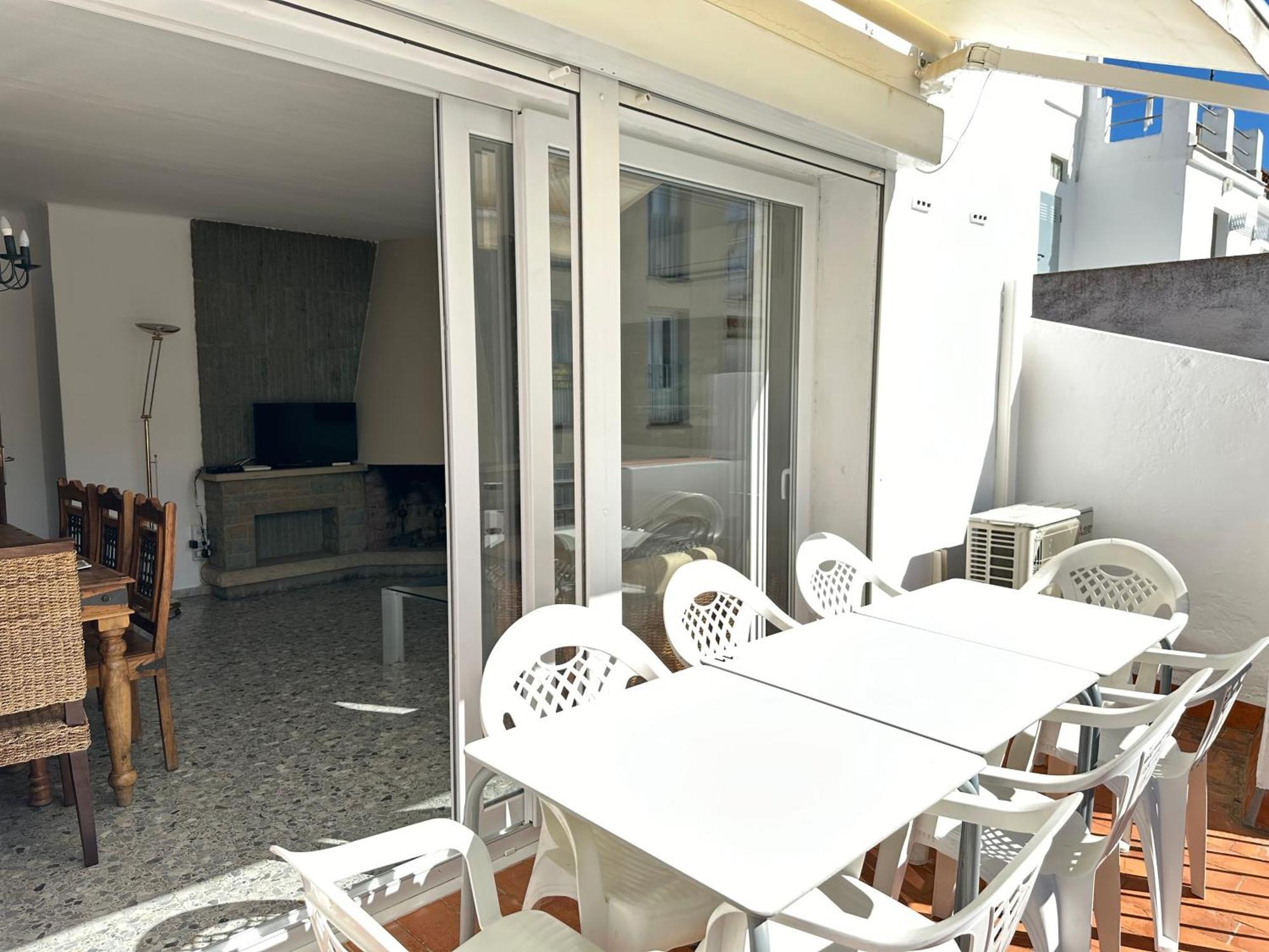 Agi Joan Badosa Apartment Roses Bagian luar foto