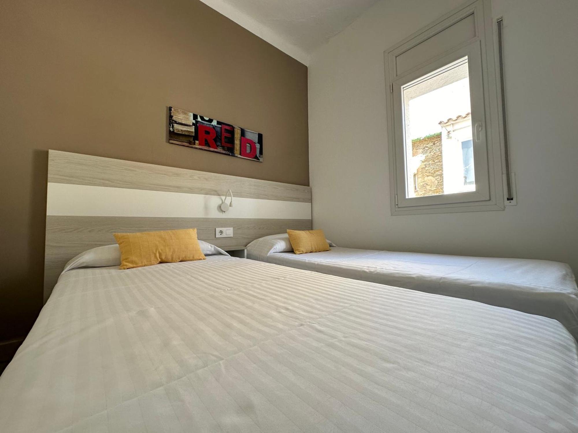 Agi Joan Badosa Apartment Roses Bagian luar foto