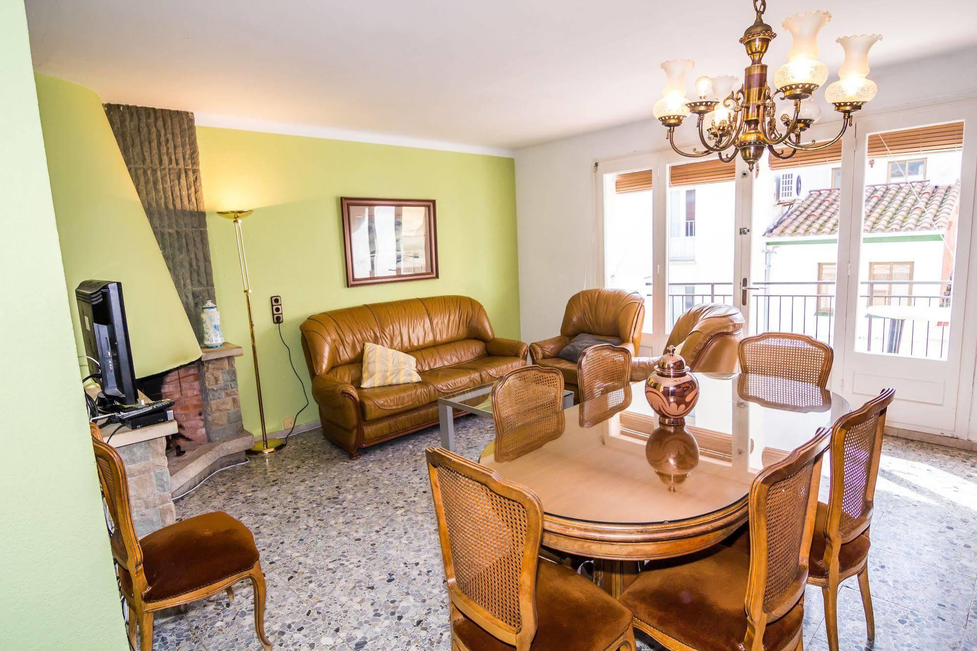 Agi Joan Badosa Apartment Roses Bagian luar foto