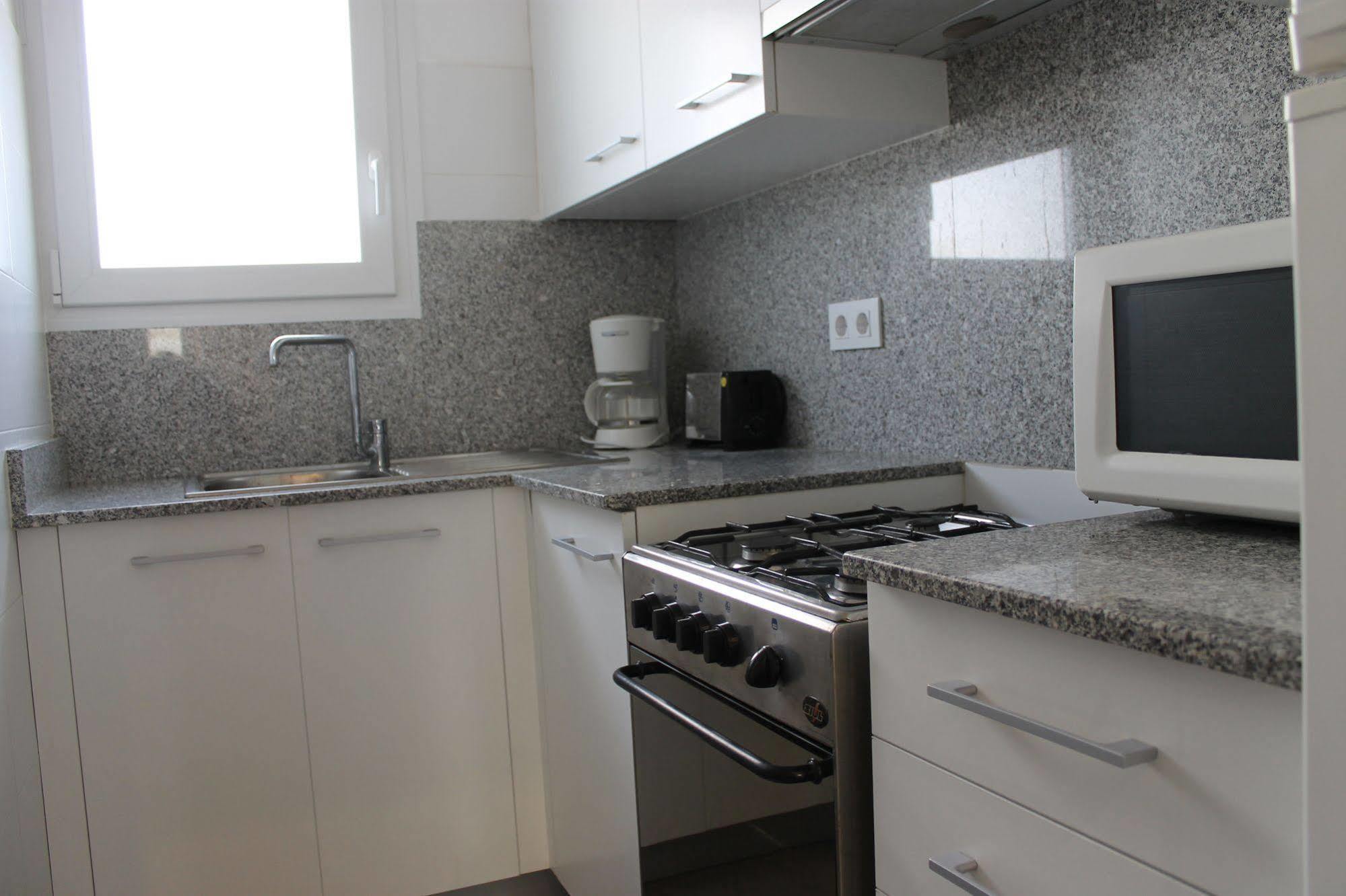 Agi Joan Badosa Apartment Roses Bagian luar foto