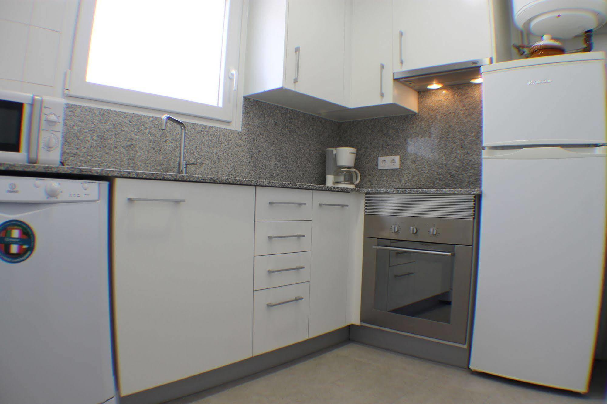 Agi Joan Badosa Apartment Roses Bagian luar foto
