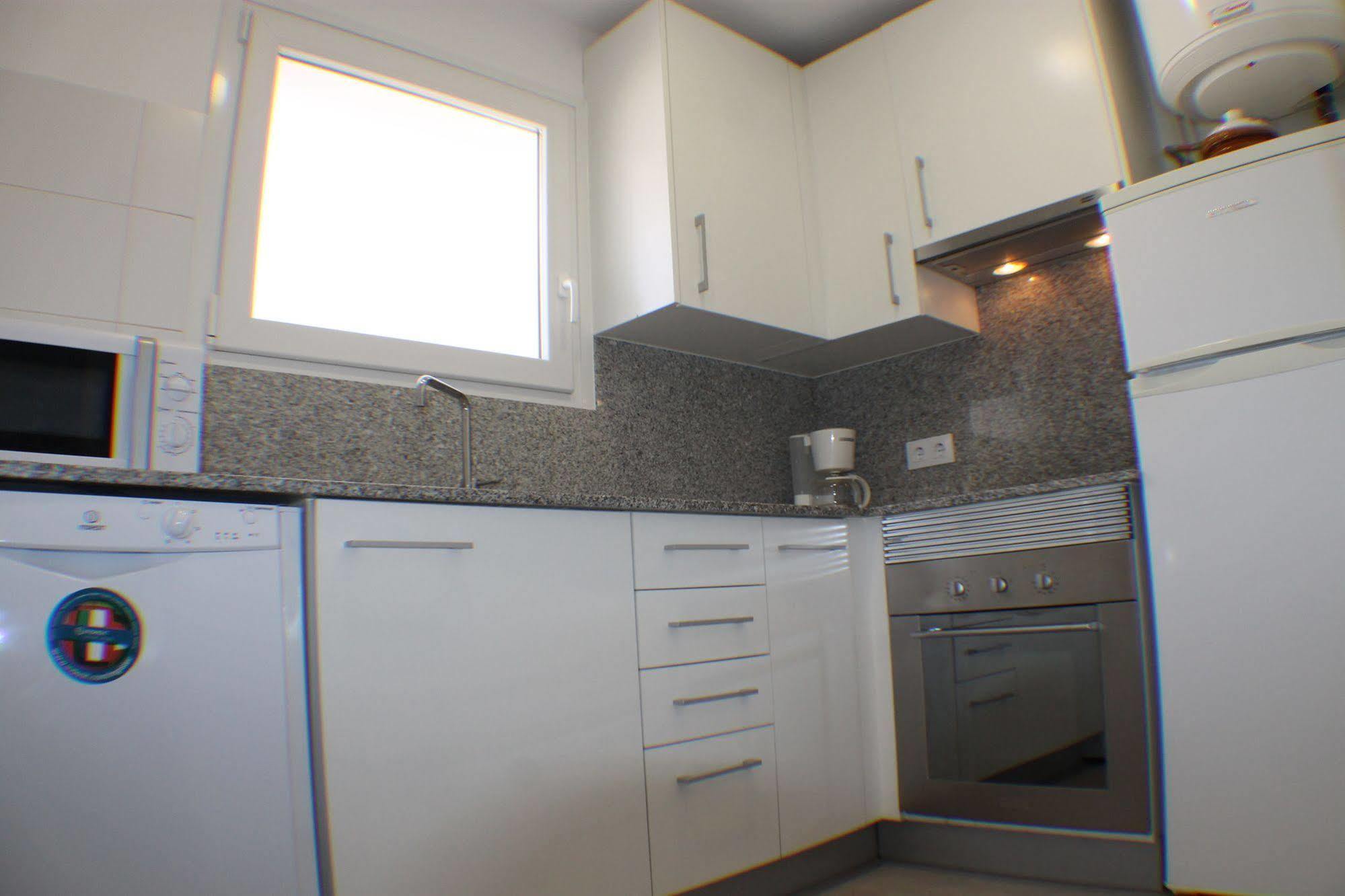 Agi Joan Badosa Apartment Roses Bagian luar foto